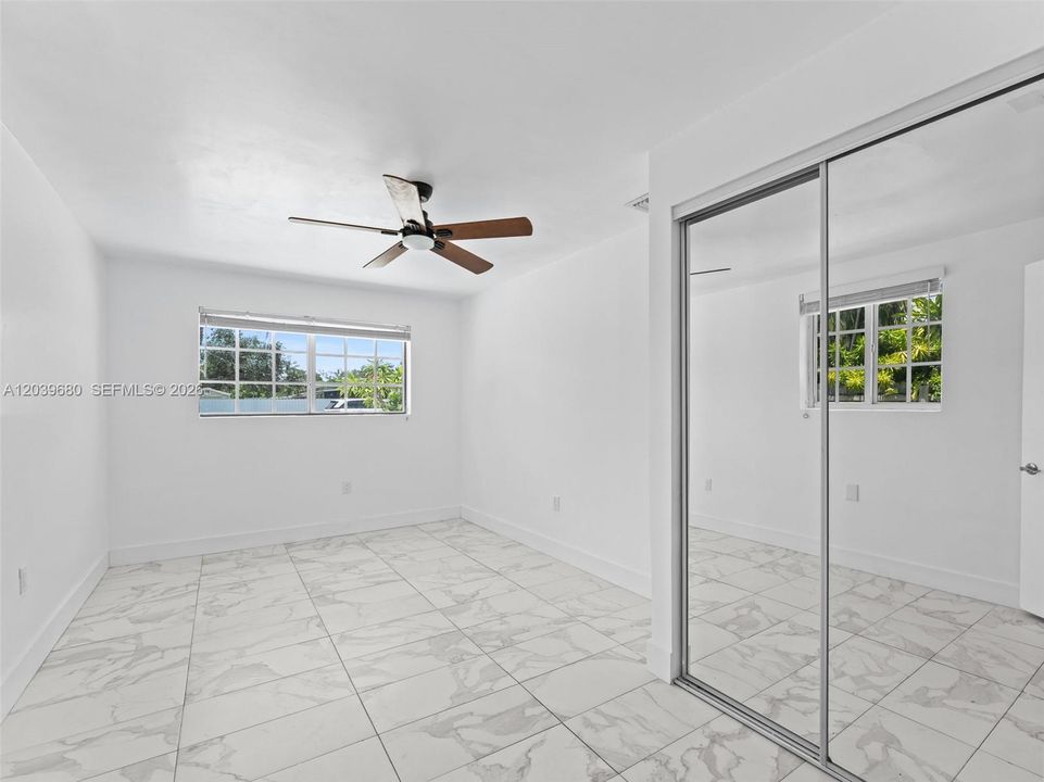 На продажу: $1,125,000 (5 спален, 3 ванн, 2926 Квадратных фут)