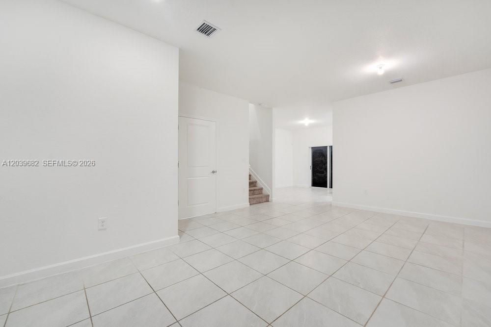 En Renta: $2,650 (3 camas, 2 baños, 1442 Pies cuadrados)
