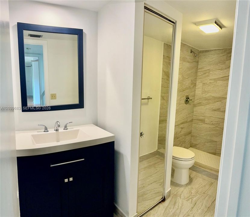 For Rent: $2,500 (2 beds, 2 baths, 1372 Square Feet)