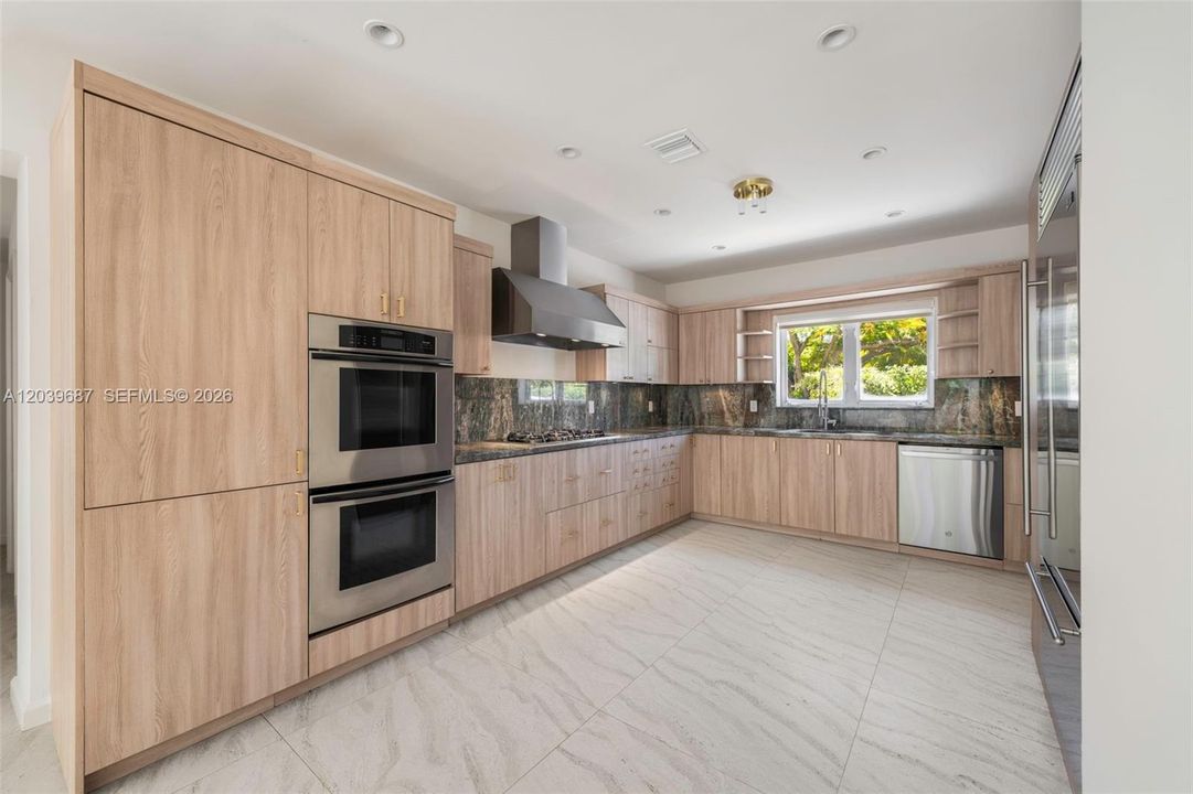 В аренду: $18,500 (4 спален, 3 ванн, 3296 Квадратных фут)
