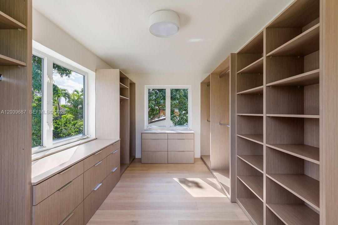 В аренду: $18,500 (4 спален, 3 ванн, 3296 Квадратных фут)