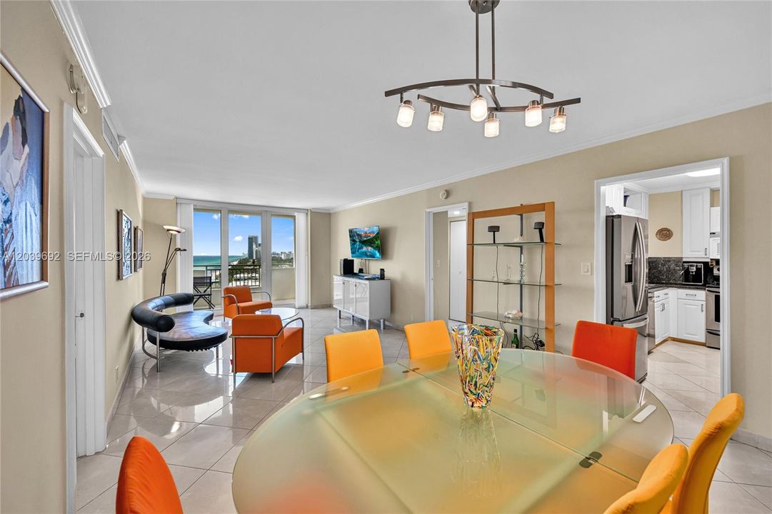 For Sale: $659,000 (2 beds, 2 baths, 1031 Square Feet)