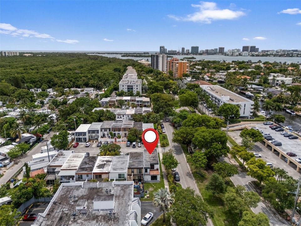 На продажу: $560,000 (3 спален, 2 ванн, 1640 Квадратных фут)