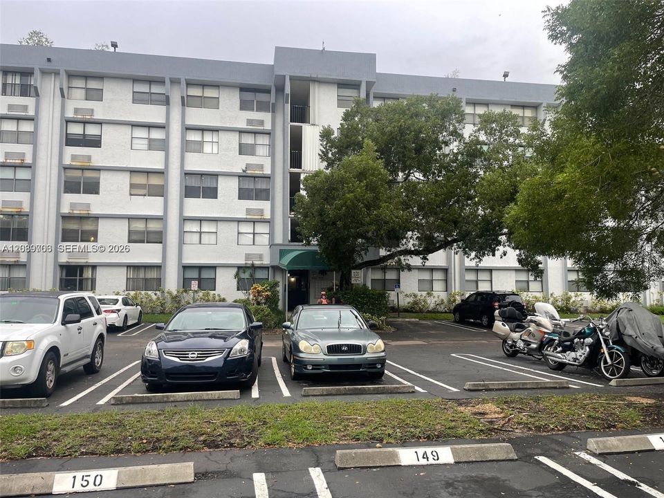 For Rent: $1,495 (1 beds, 1 baths, 606 Square Feet)