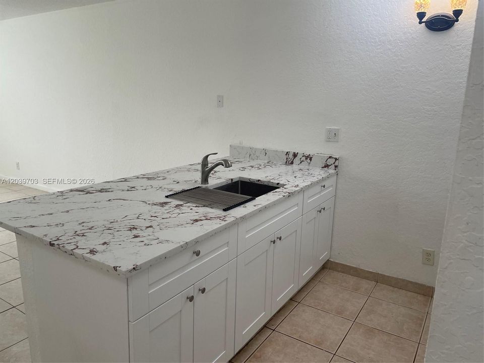 For Rent: $1,495 (1 beds, 1 baths, 606 Square Feet)