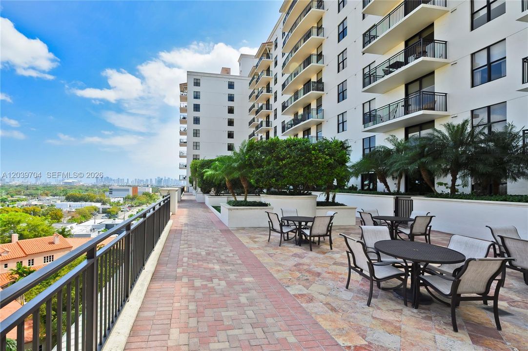 For Rent: $3,500 (2 beds, 2 baths, 1152 Square Feet)
