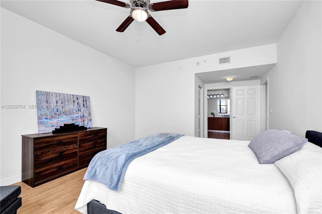 For Rent: $3,500 (2 beds, 2 baths, 1152 Square Feet)
