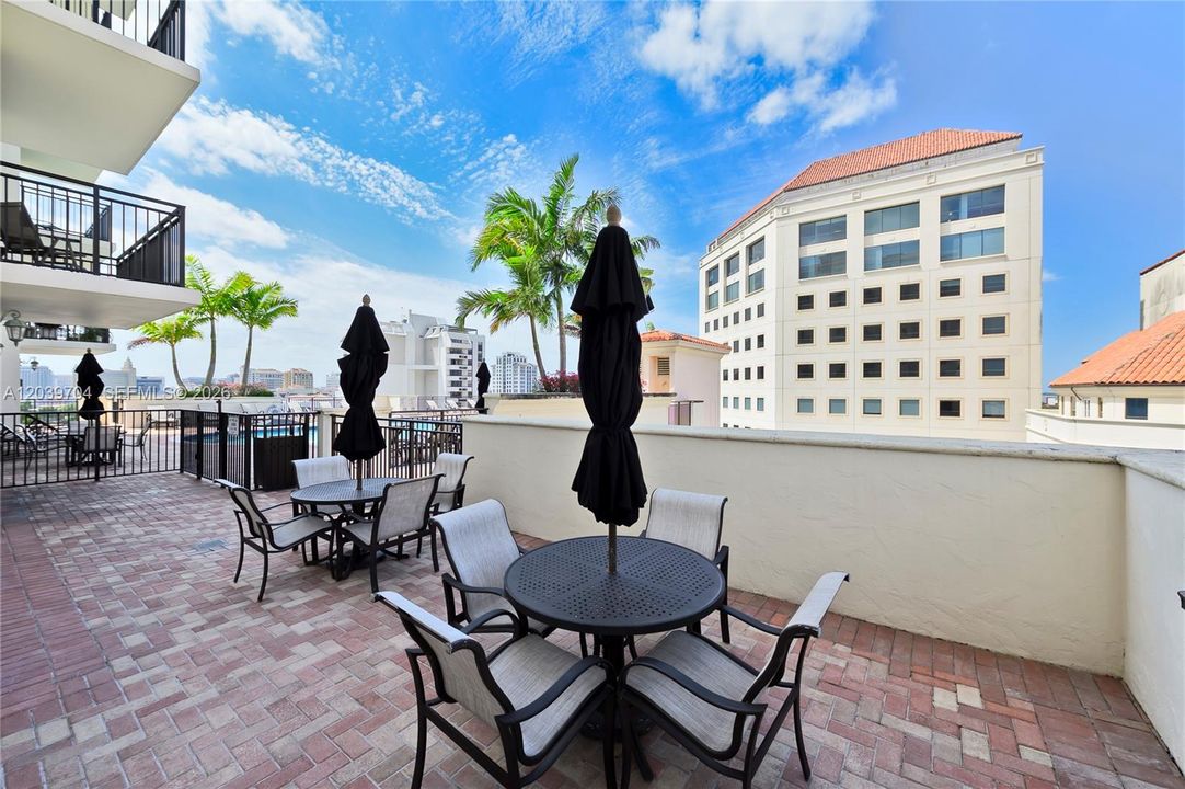 For Rent: $3,500 (2 beds, 2 baths, 1152 Square Feet)