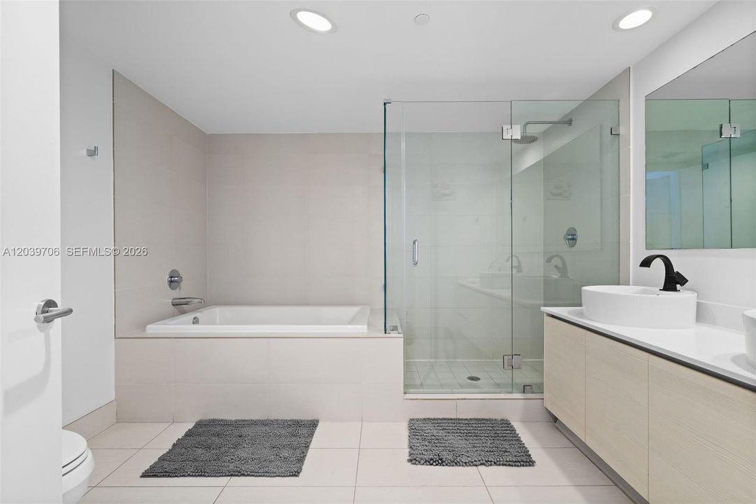 For Sale: $899,000 (3 beds, 3 baths, 1737 Square Feet)