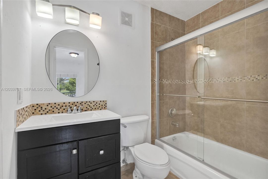 For Rent: $2,375 (2 beds, 1 baths, 928 Square Feet)