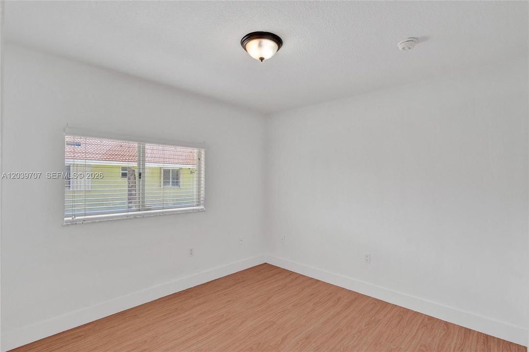 For Rent: $2,375 (2 beds, 1 baths, 928 Square Feet)