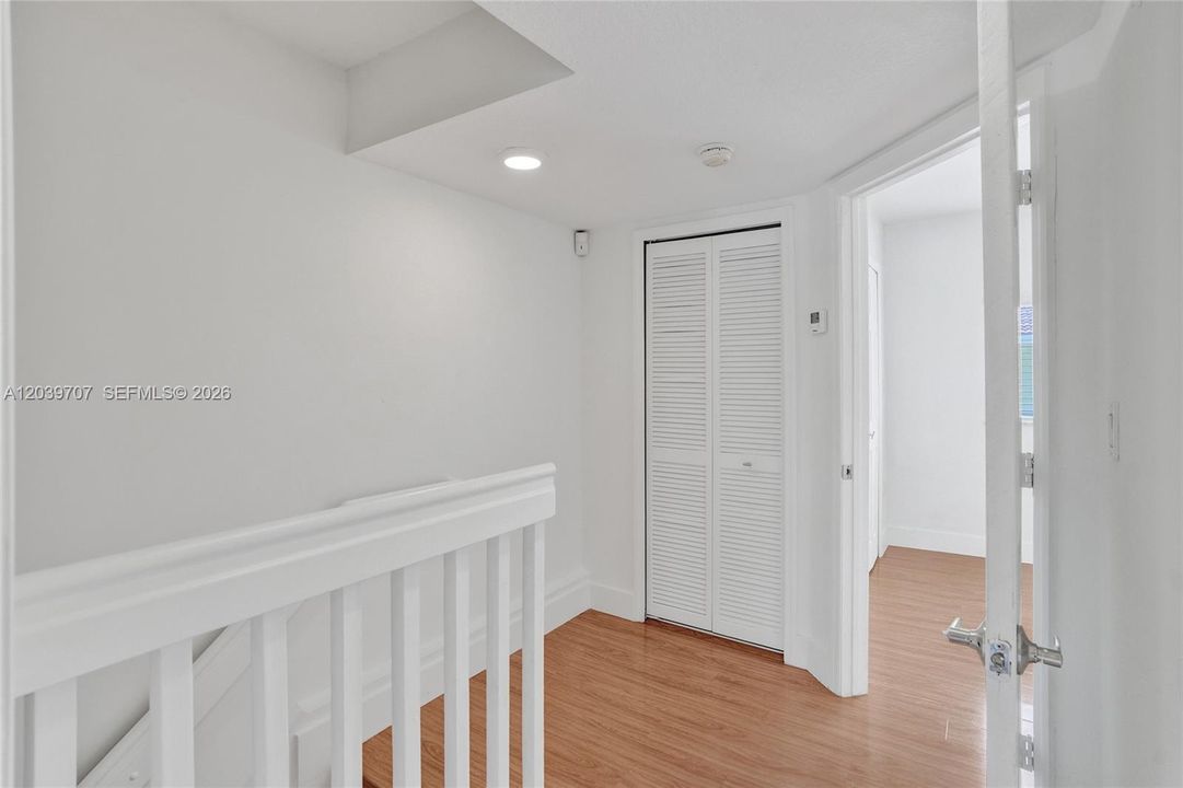 For Rent: $2,375 (2 beds, 1 baths, 928 Square Feet)