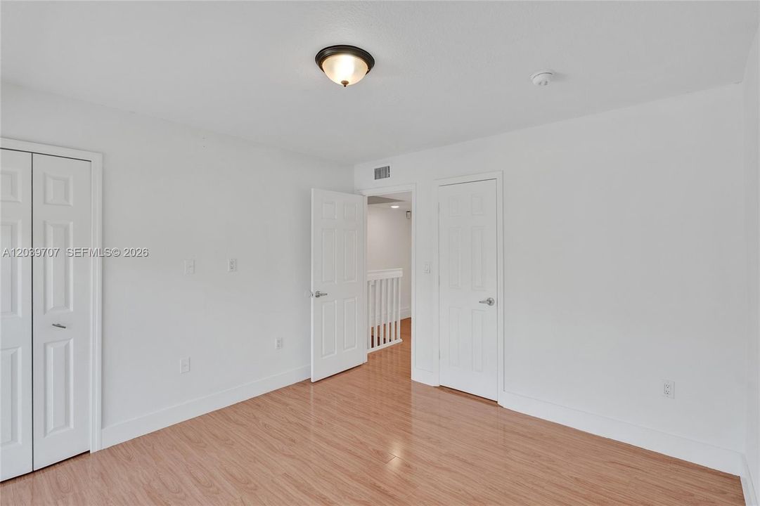 For Rent: $2,375 (2 beds, 1 baths, 928 Square Feet)