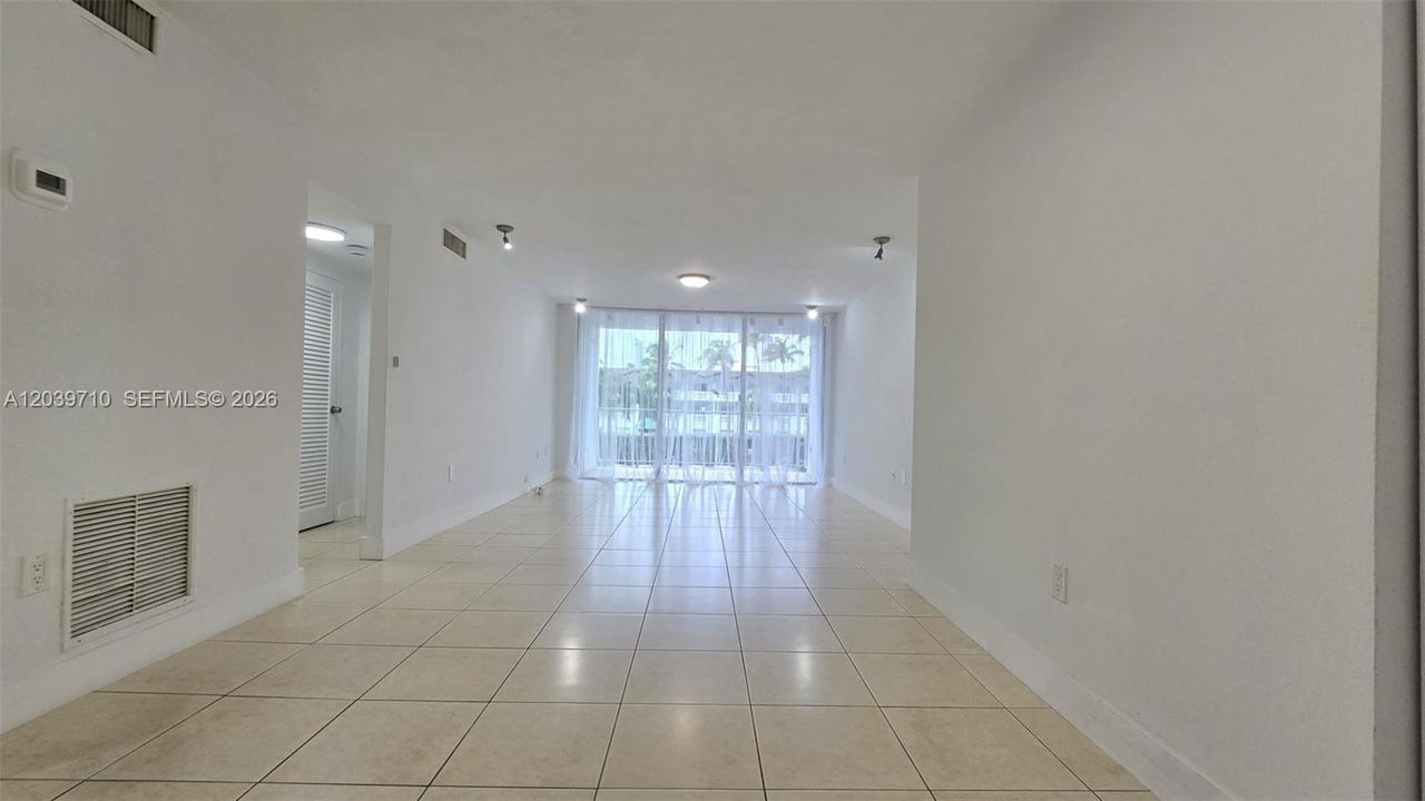 En Venta: $249,900 (1 camas, 1 baños, 940 Pies cuadrados)