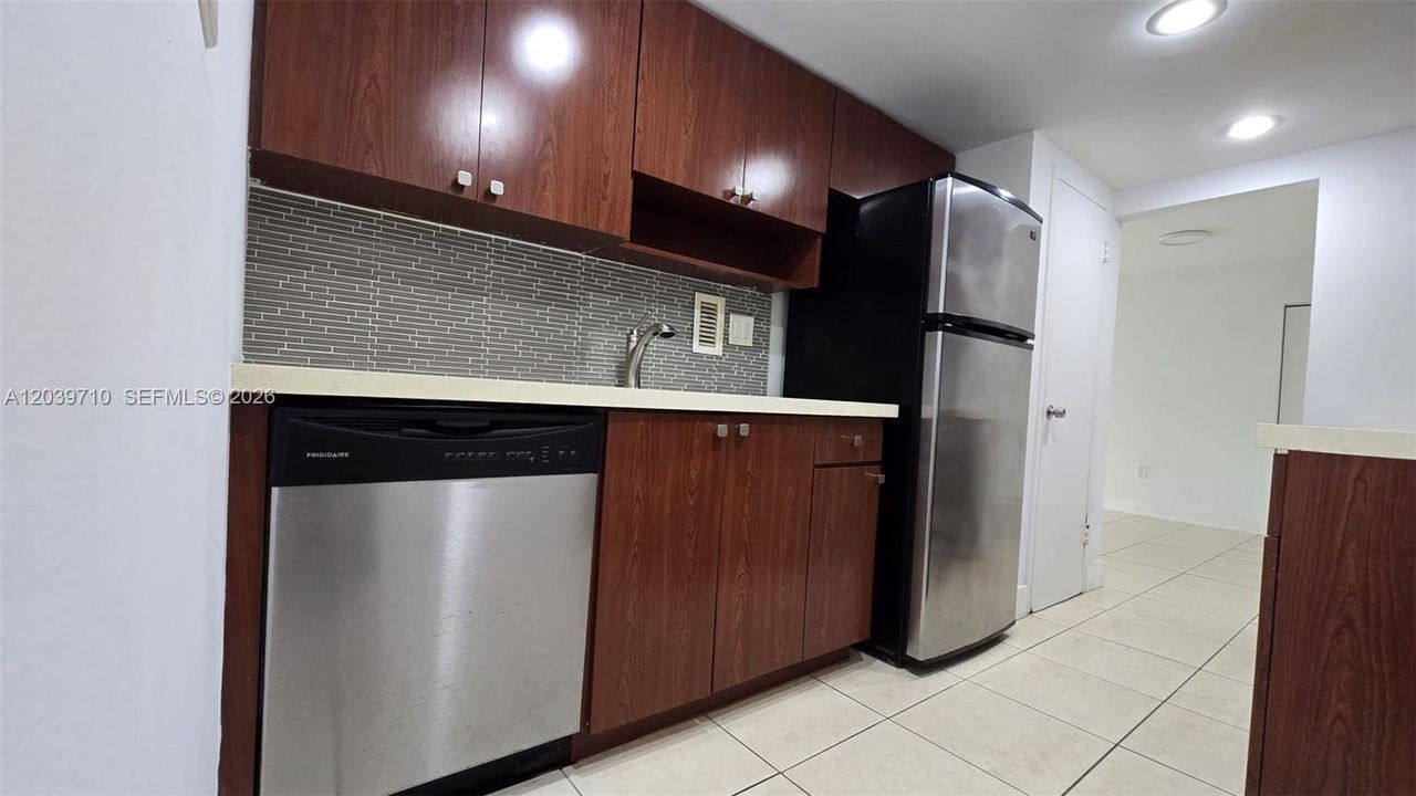 En Venta: $249,900 (1 camas, 1 baños, 940 Pies cuadrados)