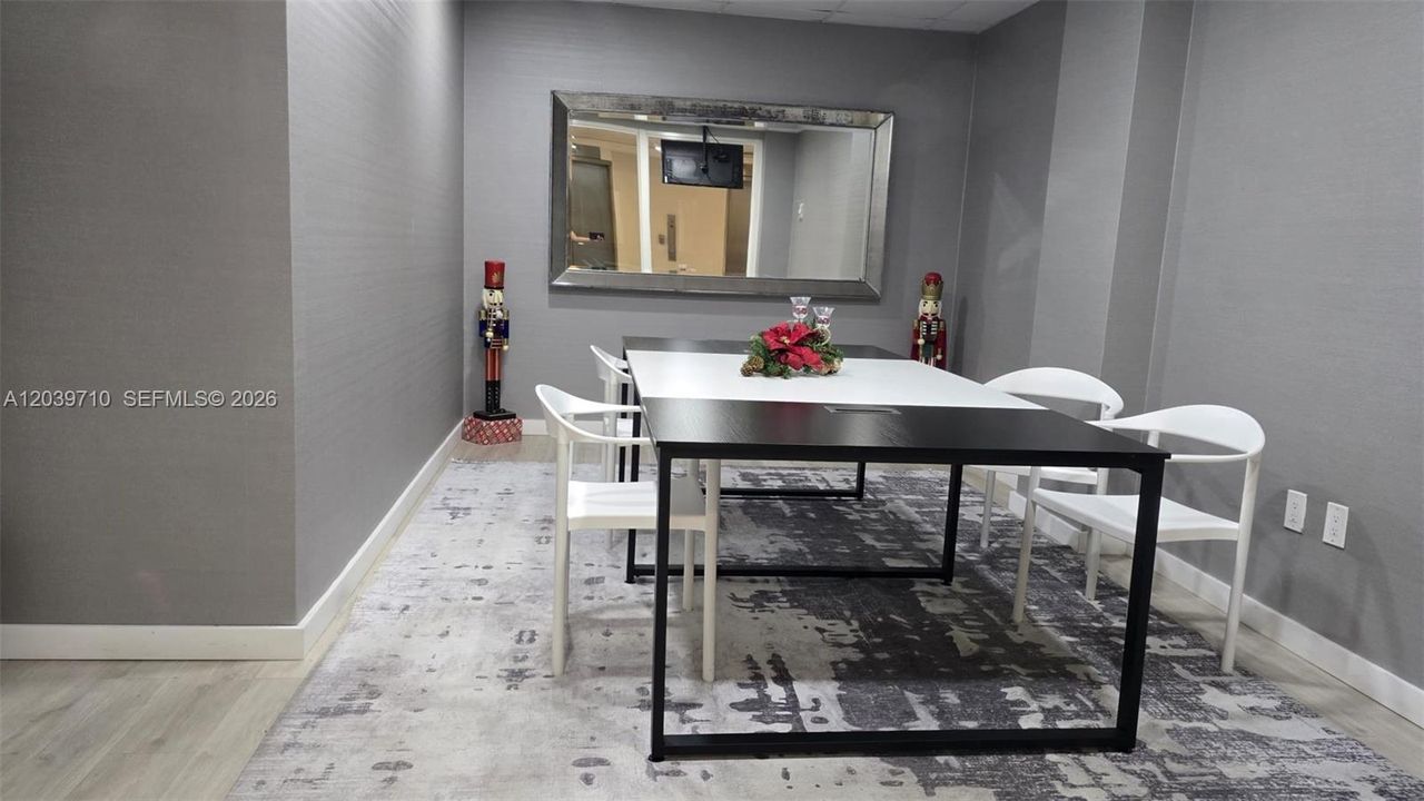 En Venta: $249,900 (1 camas, 1 baños, 940 Pies cuadrados)