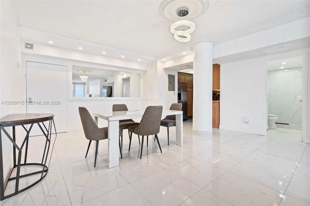 For Sale: $649,000 (2 beds, 2 baths, 1431 Square Feet)