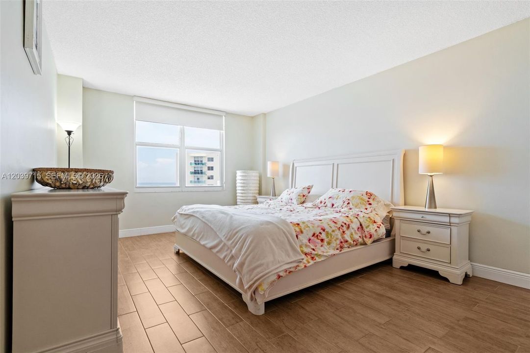 For Sale: $649,000 (2 beds, 2 baths, 1431 Square Feet)