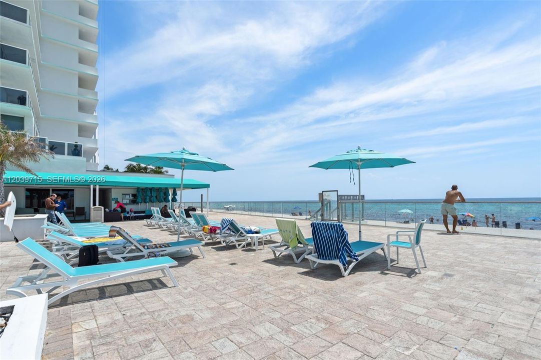 For Sale: $649,000 (2 beds, 2 baths, 1431 Square Feet)