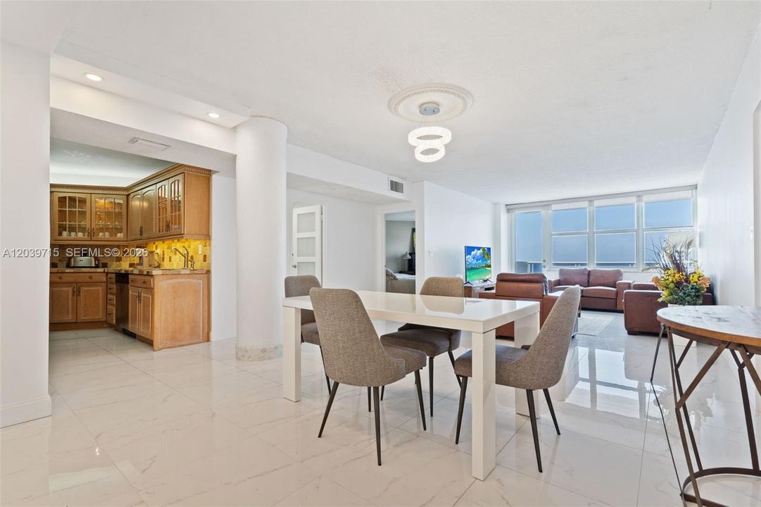 For Sale: $649,000 (2 beds, 2 baths, 1431 Square Feet)