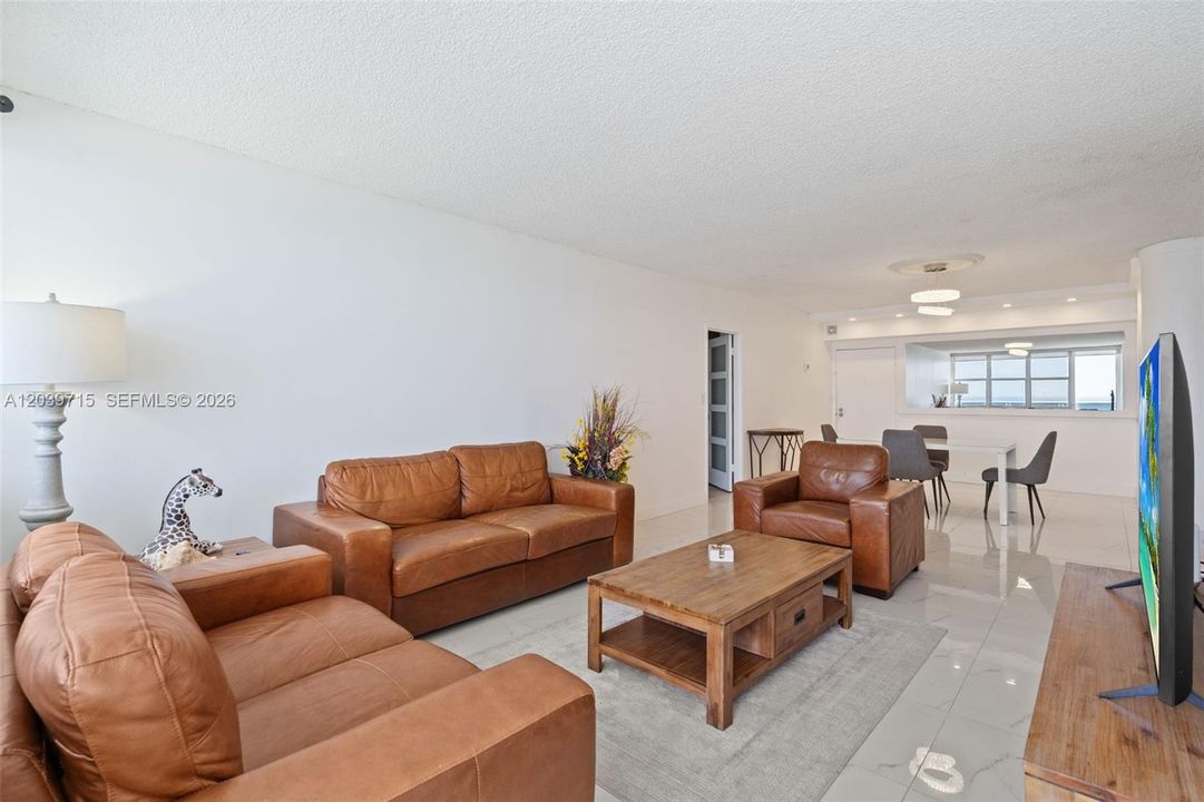 For Sale: $649,000 (2 beds, 2 baths, 1431 Square Feet)