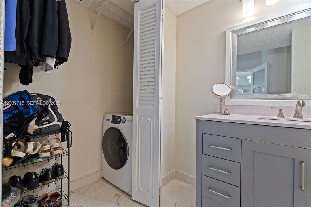 For Sale: $649,000 (2 beds, 2 baths, 1431 Square Feet)