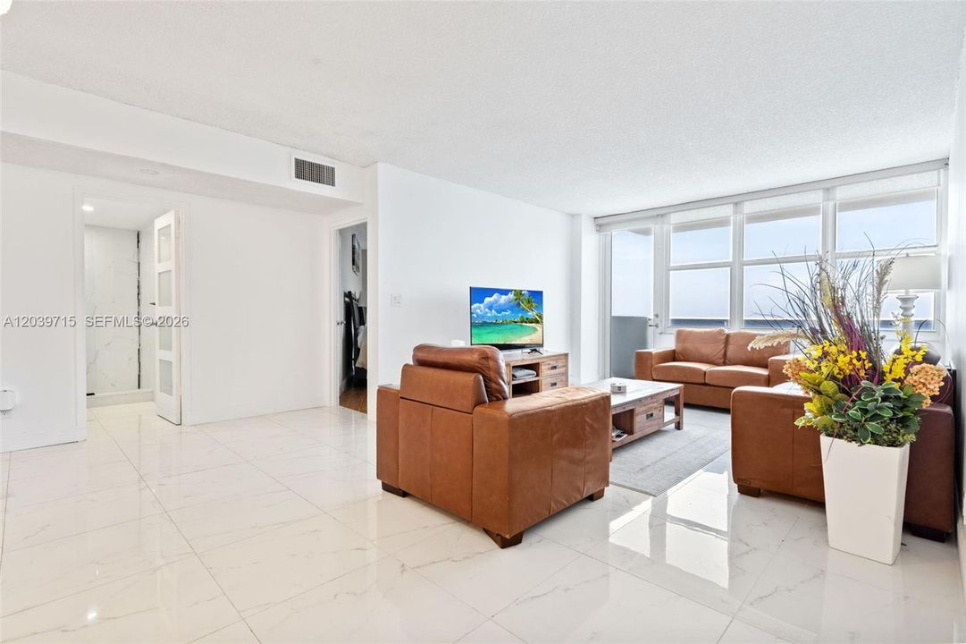 For Sale: $649,000 (2 beds, 2 baths, 1431 Square Feet)