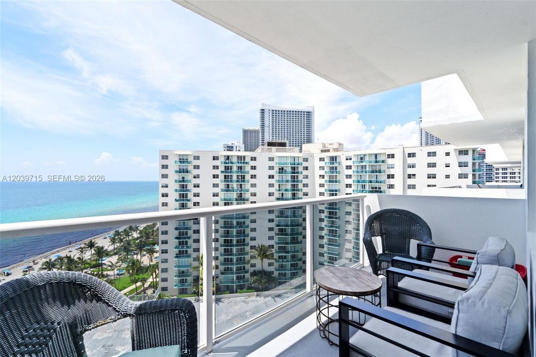 For Sale: $649,000 (2 beds, 2 baths, 1431 Square Feet)