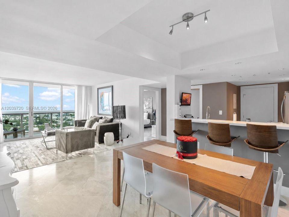 For Rent: $5,500 (2 beds, 2 baths, 1078 Square Feet)