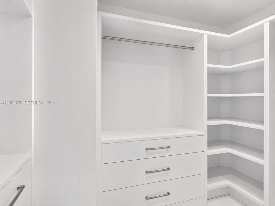 For Rent: $5,500 (2 beds, 2 baths, 1078 Square Feet)
