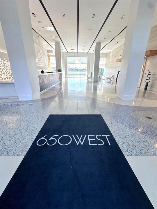 For Rent: $3,200 (1 beds, 1 baths, 687 Square Feet)