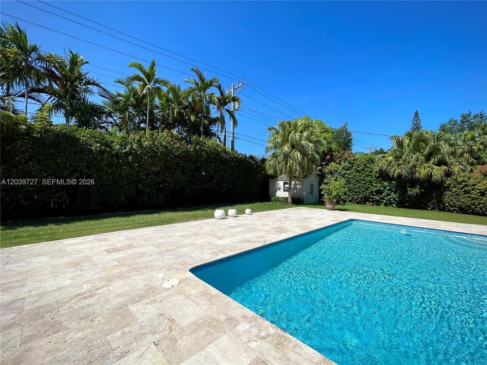 Pool & fenced yard