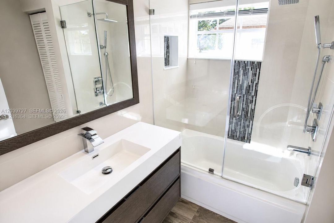 For Rent: $6,900 (5 beds, 2 baths, 2293 Square Feet)