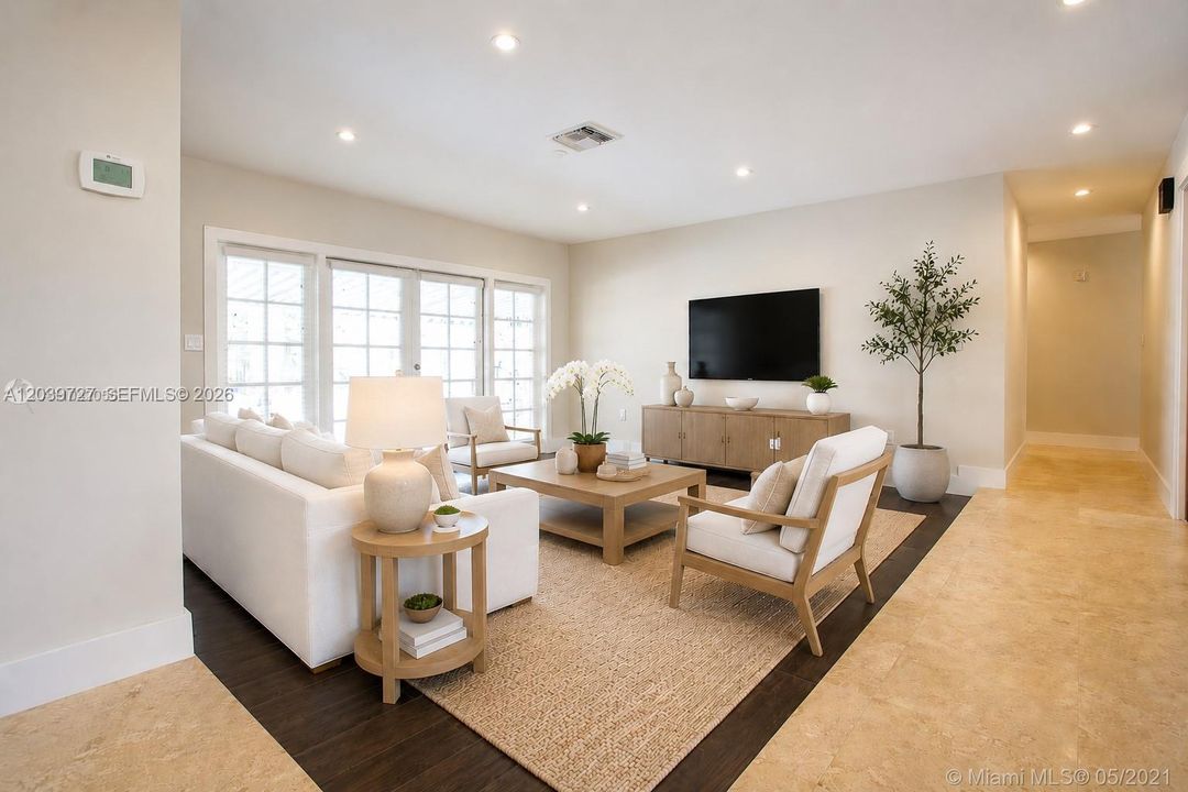 For Rent: $6,900 (5 beds, 2 baths, 2293 Square Feet)