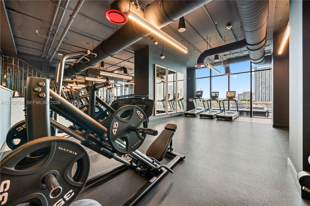 For Sale: $625,000 (1 beds, 1 baths, 460 Square Feet)