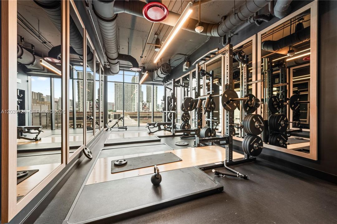 For Sale: $625,000 (1 beds, 1 baths, 460 Square Feet)