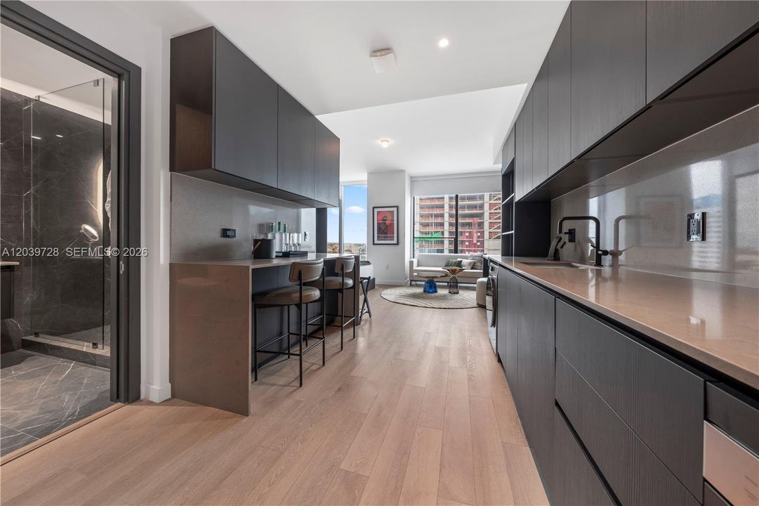For Sale: $625,000 (1 beds, 1 baths, 460 Square Feet)
