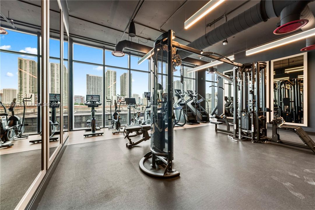 For Sale: $625,000 (1 beds, 1 baths, 460 Square Feet)
