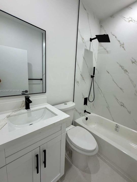 For Rent: $2,000 (2 beds, 1 baths, 598 Square Feet)