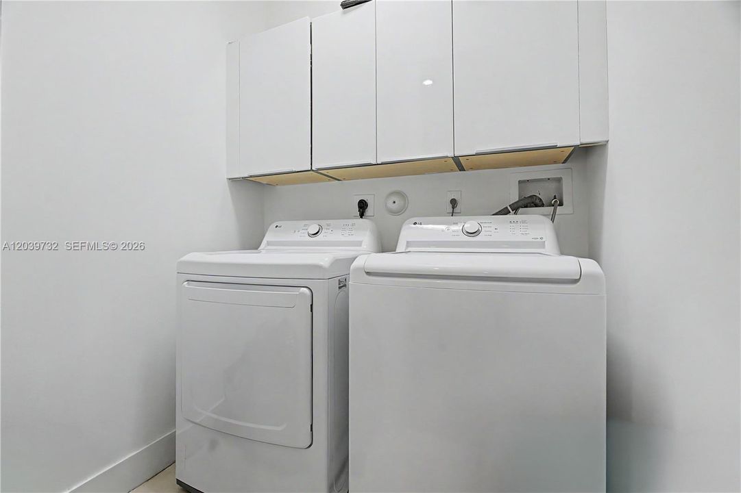 En Venta: $565,000 (3 camas, 3 baños, 1547 Pies cuadrados)