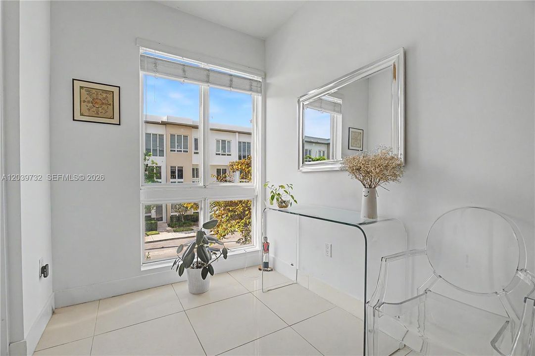 En Venta: $565,000 (3 camas, 3 baños, 1547 Pies cuadrados)
