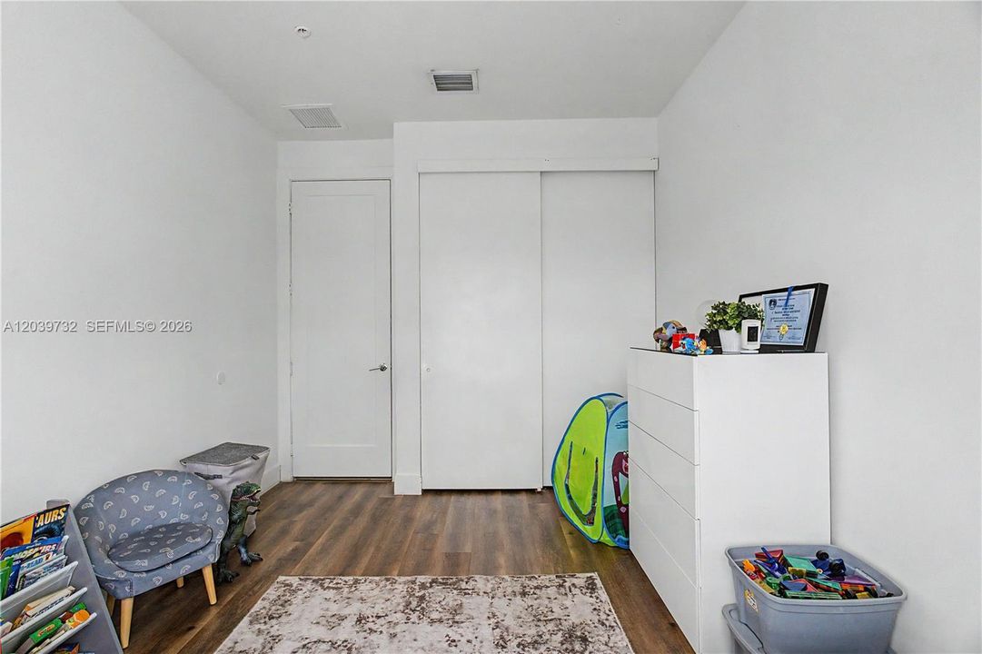 En Venta: $565,000 (3 camas, 3 baños, 1547 Pies cuadrados)