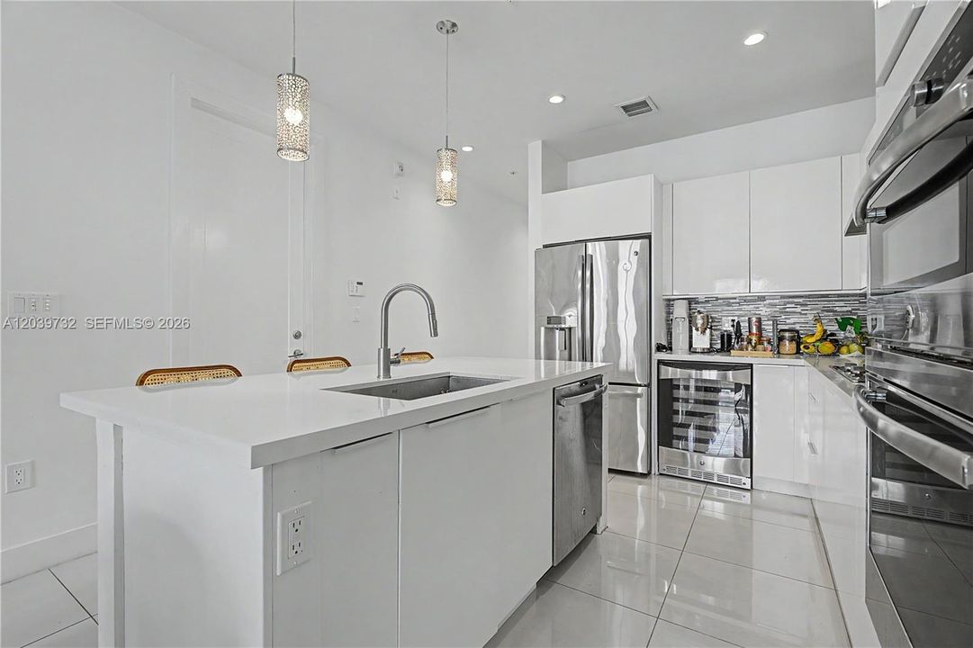 En Venta: $565,000 (3 camas, 3 baños, 1547 Pies cuadrados)
