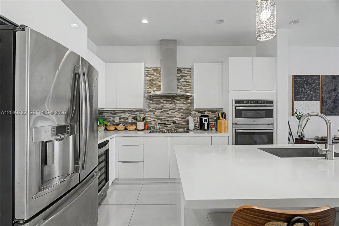 En Venta: $565,000 (3 camas, 3 baños, 1547 Pies cuadrados)