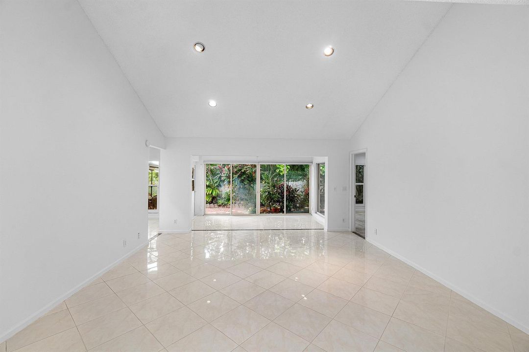 011-5635KiowaCircle-BoyntonBeach-FL-3343