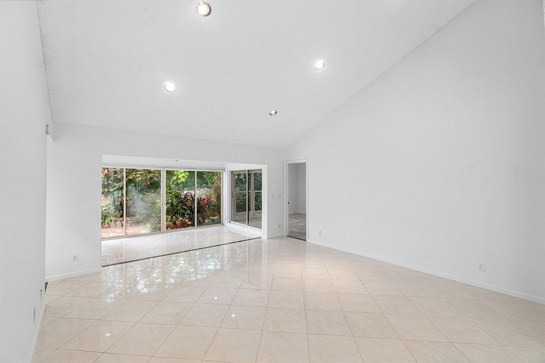 010-5635KiowaCircle-BoyntonBeach-FL-3343