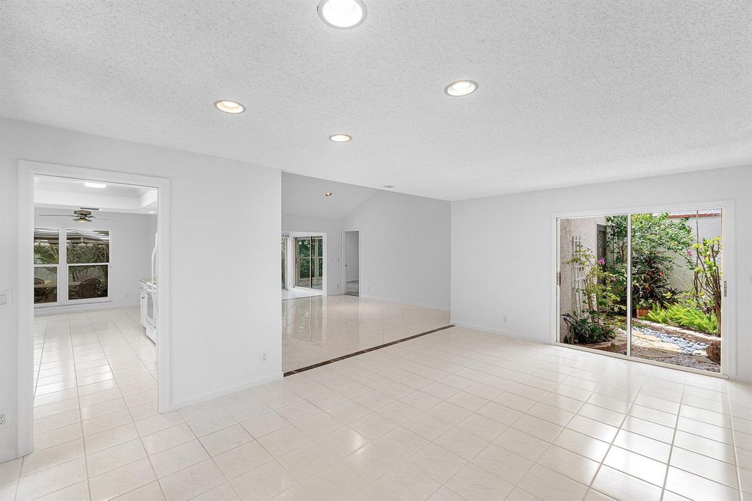 008-5635KiowaCircle-BoyntonBeach-FL-3343