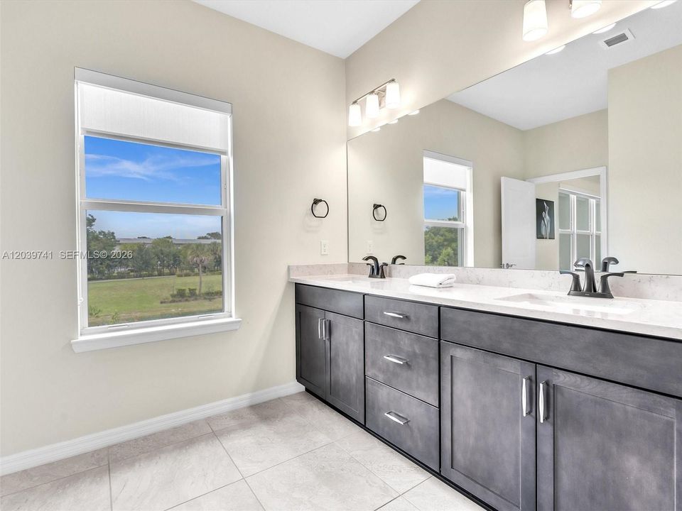 For Sale: $659,999 (3 beds, 2 baths, 1905 Square Feet)