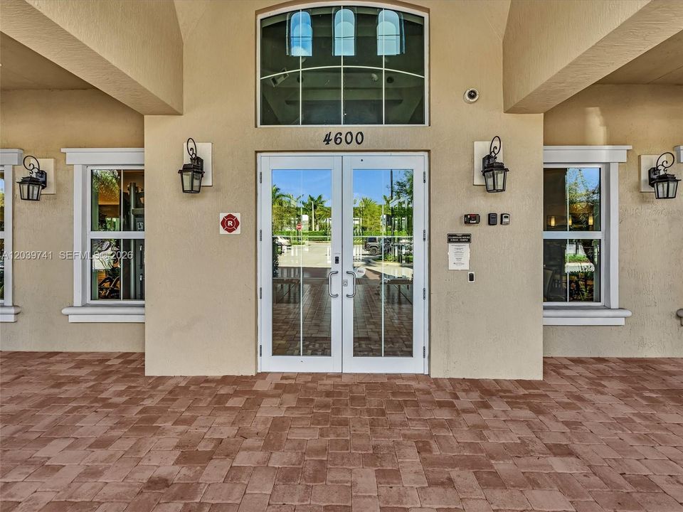 For Sale: $659,999 (3 beds, 2 baths, 1905 Square Feet)