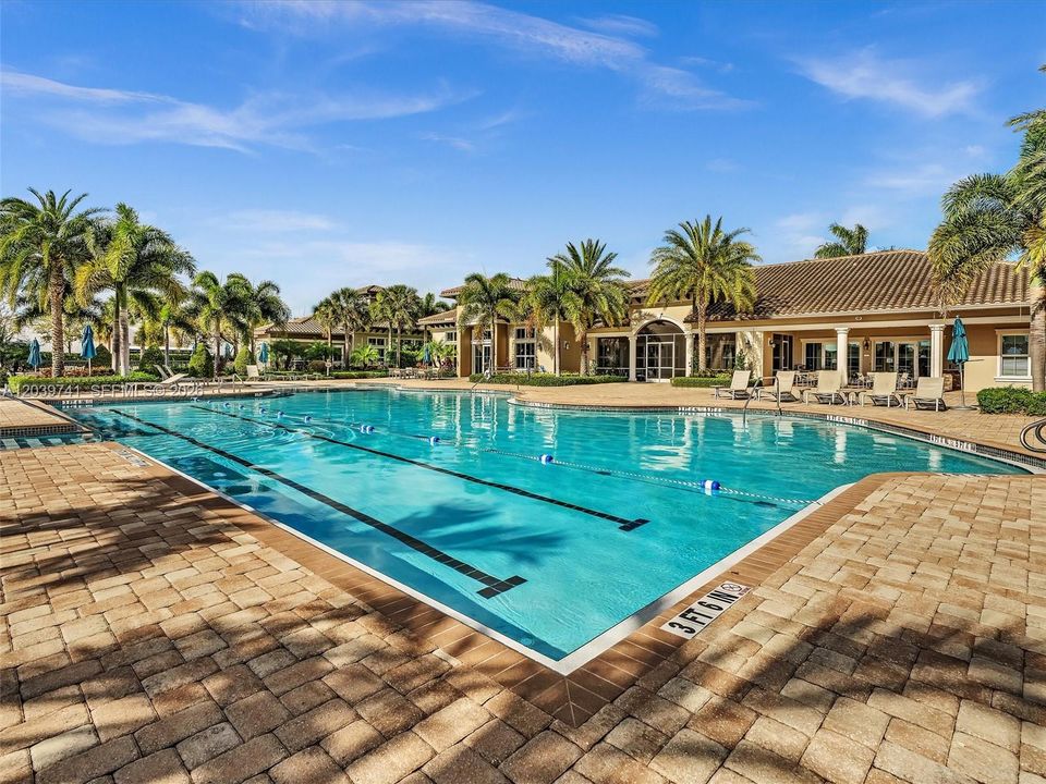 For Sale: $659,999 (3 beds, 2 baths, 1905 Square Feet)